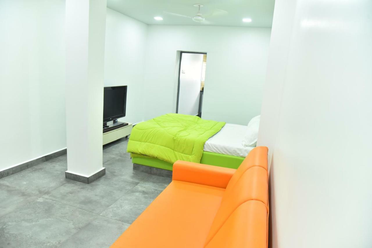 Happy Home Bhuj Bagian luar foto